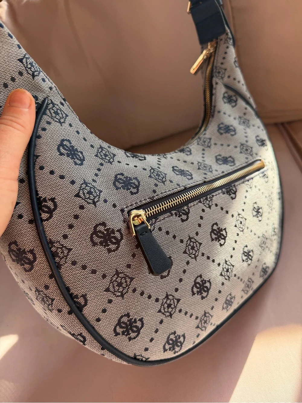 GUESS signature patterned hobo
